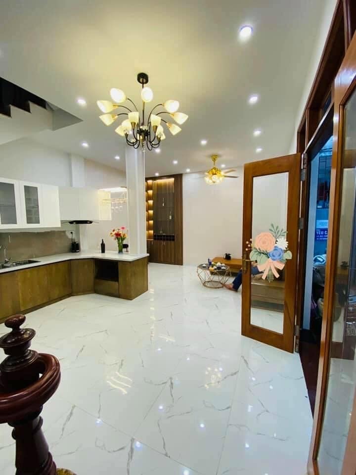 Bán gấp nhà mới xây Hồ Tùng Mậu- Cầu Giấy- Diện tích 34m2,Mặt tiền cực rộng, thoáng, mát- An sinh tốt