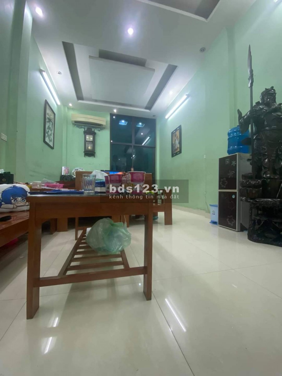 Nhà mặt phố Chính Kinh Quận Thanh Xuân diện tích 37/40m2 5 tầng giá bán 5.85 tỷ