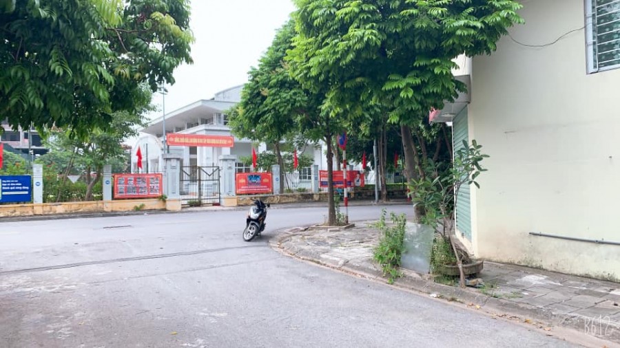 Chính chủ cần nhà nguyên căn phố Thanh Am, lô góc khu phân lô kinh doanh, dân trí cao, giá tốt