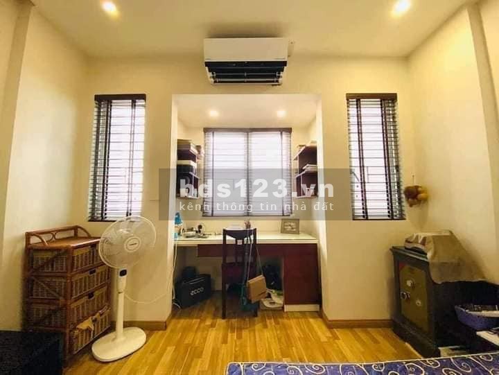 Bán nhà Võ chí công, Tây Hồ, 55m2 4T, nhà đẹp, full nội thất, nở hậu giá 5.8 tỷ