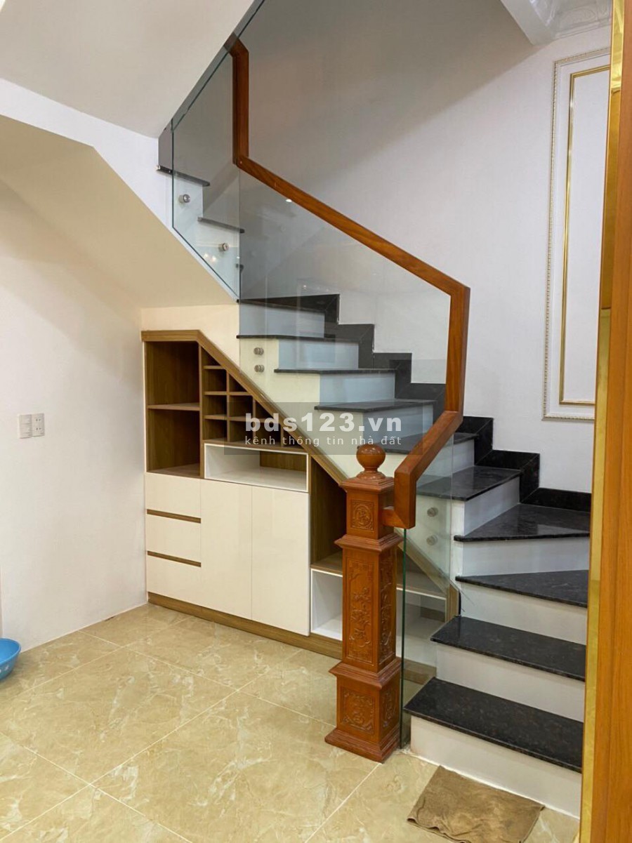 Bán nhà đường Huỳnh Tấn Phát nhà đẹp ô tô đổ trong nha 80m2 4 tầng sân thượng.