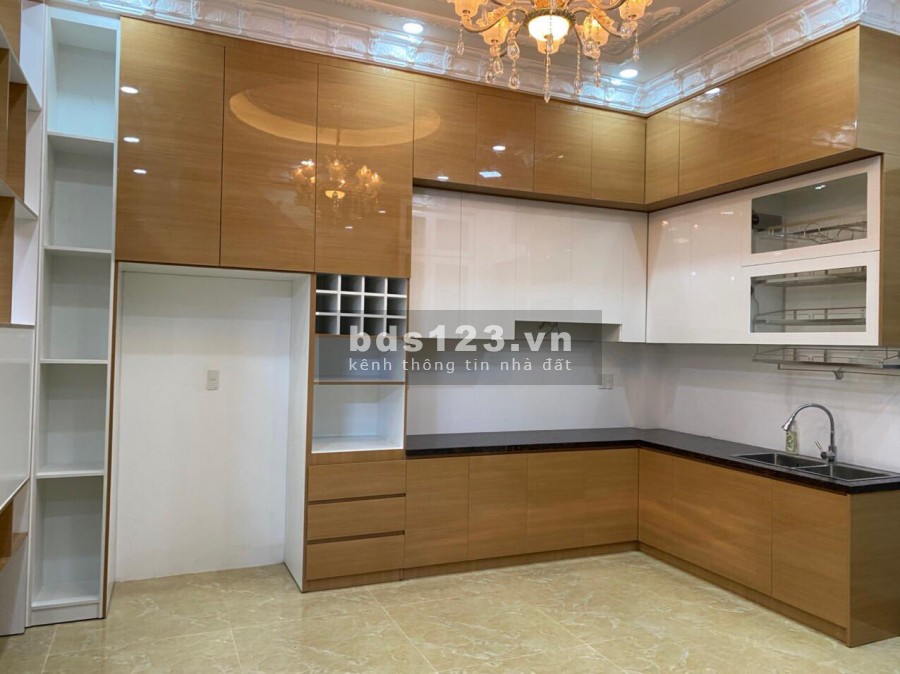 Bán nhà đường Huỳnh Tấn Phát nhà đẹp ô tô đổ trong nha 80m2 4 tầng sân thượng.