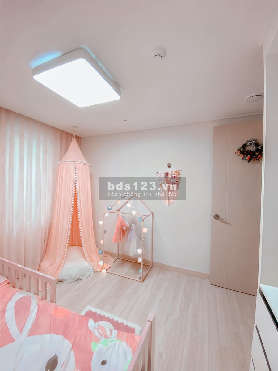 Cần bán nhà Tân Mai, Quận Hoàng Mai diện tích sử dụng 40m2 đúc 5 tầng 3.55 tỷ ô tô đỗ