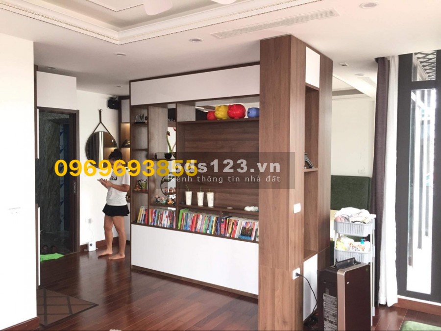Bán Tòa CCMN Nguyễn Khánh Toàn lô góc, ô tô tránh, 120m2 x 9T, mt 7,1m thang máy, cho thuê 180tr/tháng.