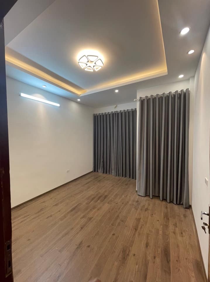 Cần bán nhanh nhà mới xây ngõ gốc đề, Minh Khai dt 40m*3T mỗi tầng 2P sổ đỏ cc, giá 3,8 tỷ, lh 0977686830