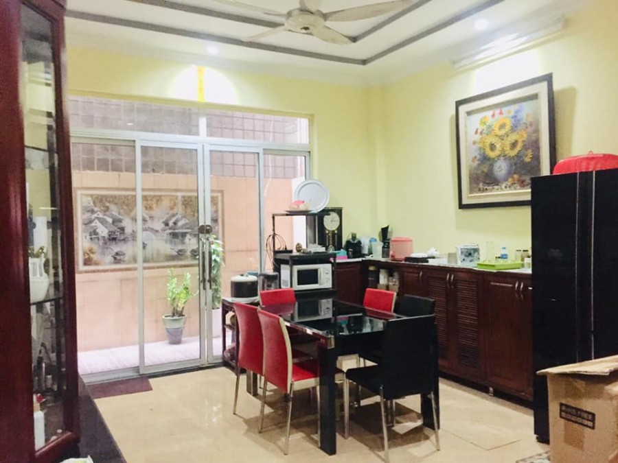 Bán nhà 4 tầng ngã tư Vạn Phúc, ngõ rộng thoáng, diện tích sử dụng 40m2 chỉ 3 tỷ nhỉnh