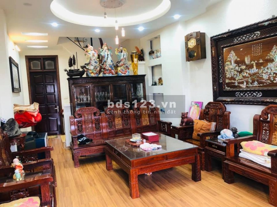 Bán nhà Tạ Quang Bửu căn góc diện tích sử dụng 42m2 đúc 5 tầng 4.2 tỉ LH 0985067278
