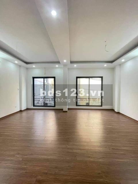 Bán nhà nguyên căn Bát Khối, ngõ thông ô tô tránh, sổ vuông nét, diện tích 84m2, giá 5.3 tỷ