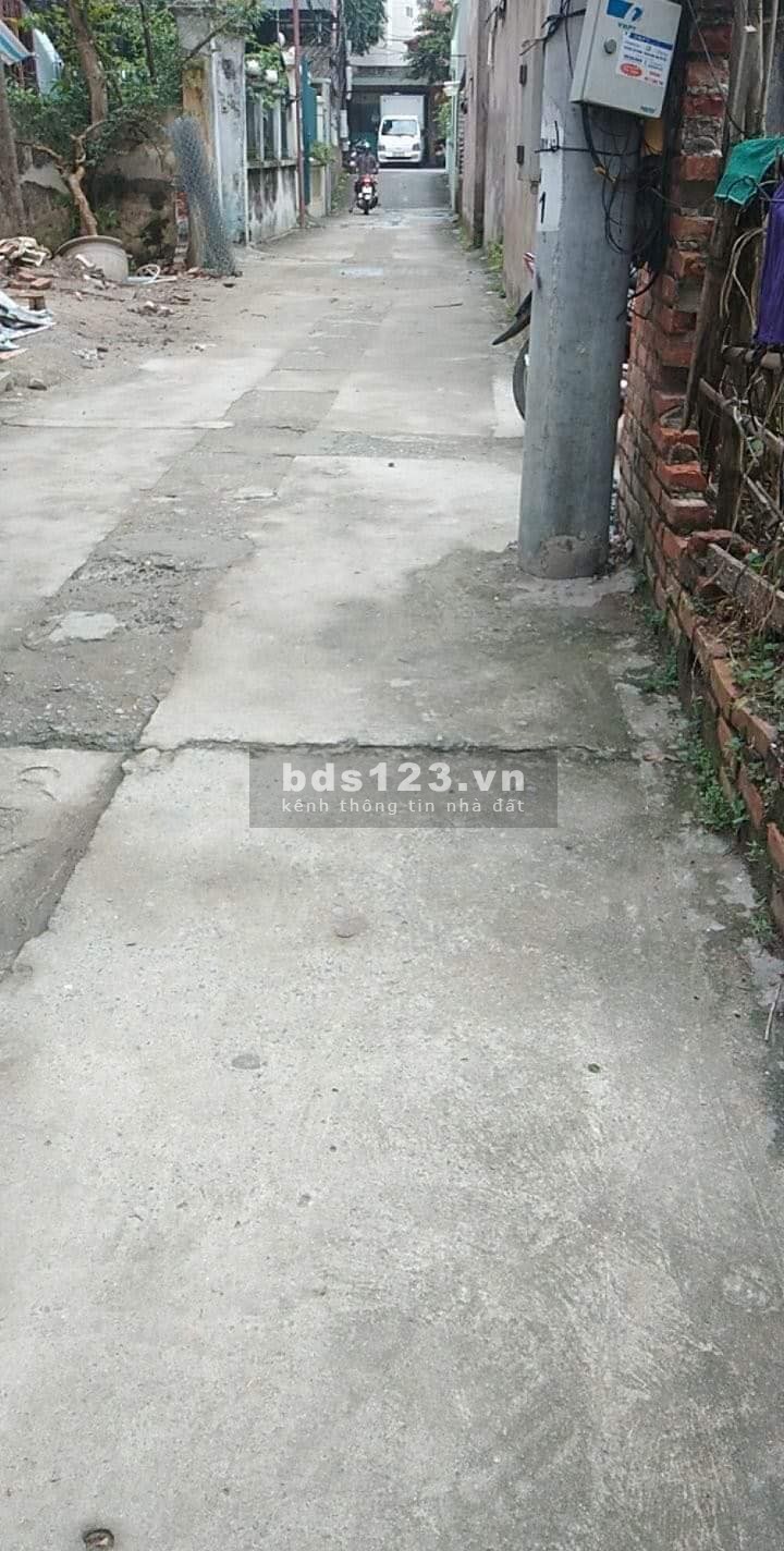 Lô góc Ngô Xuân Quảng ngõ thông lên 31Ha DT 33m2 giá chỉ hơn 2tỷ. LH 0983253436
