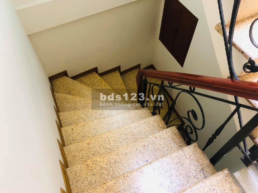 Bán nhà Tạ Quang Bửu căn góc diện tích sử dụng 42m2 đúc 5 tầng 4.2 tỉ LH 0985067278