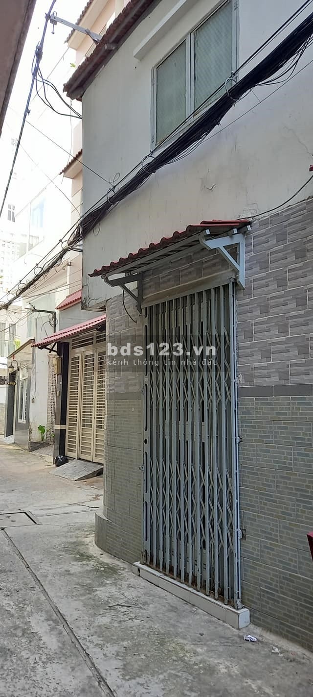 Nhà ngay Trung tâm Phú Nhuận giá cực tốt 4.5 tỷ, 3.5 lầu, (3 x 12.5m), đường Trương Quốc Dung, P.10.