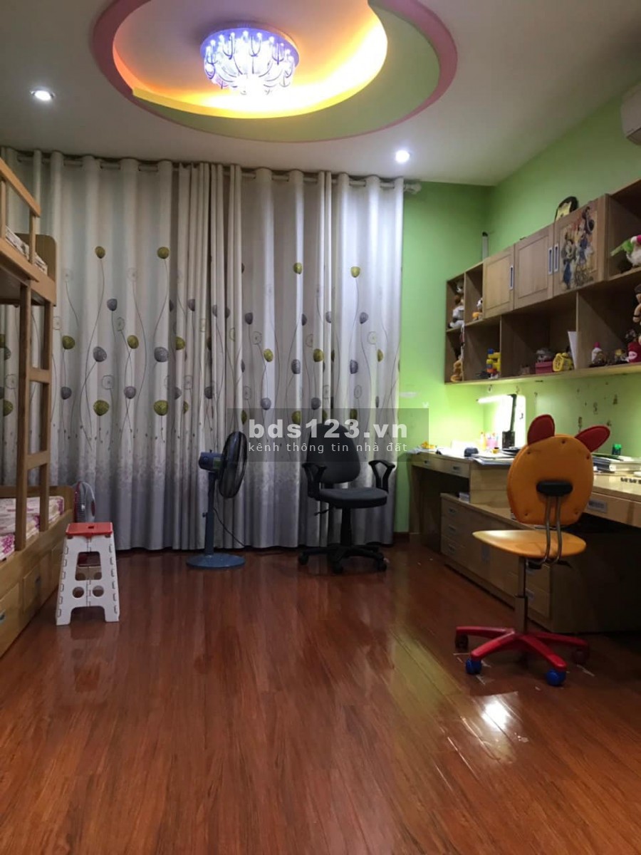 Bán nhà Tạ Quang Bửu căn góc diện tích sử dụng 42m2 đúc 5 tầng 4.2 tỉ LH 0985067278
