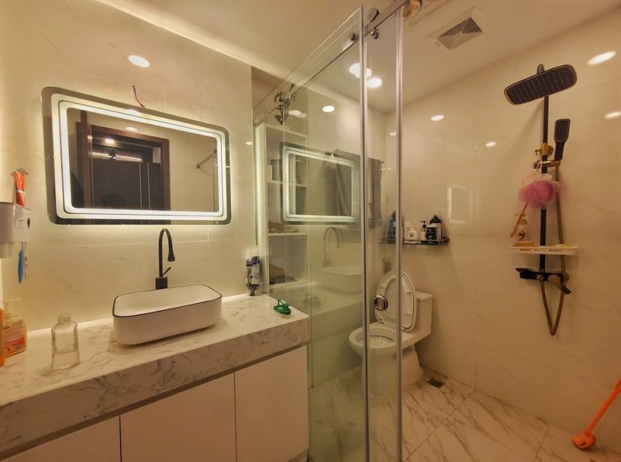 Bán nhà nguyên căn lô góc Yên Hoà diện tích 139m2 7 tầng, mặt tiền 7m, giá bán 24 tỷ.