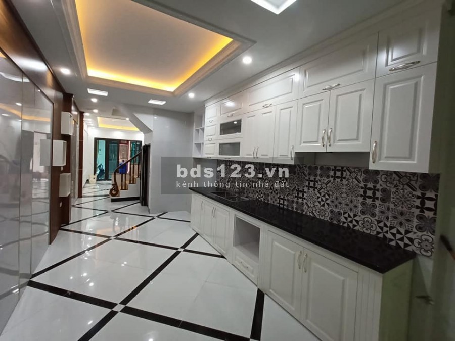 Bán nhà nguyên căn Thịnh Quang Vĩnh Hồ nhà mới hiện đại ô tô đỗ cửa, 6 tầng giá 6.1 tỷ
