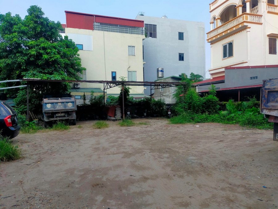 Bán đất thổ cư Ngọc Lâm Quận Long Biên diện tích 450m2 mặt tiền 12M ô tô tránh 18 tỷ
