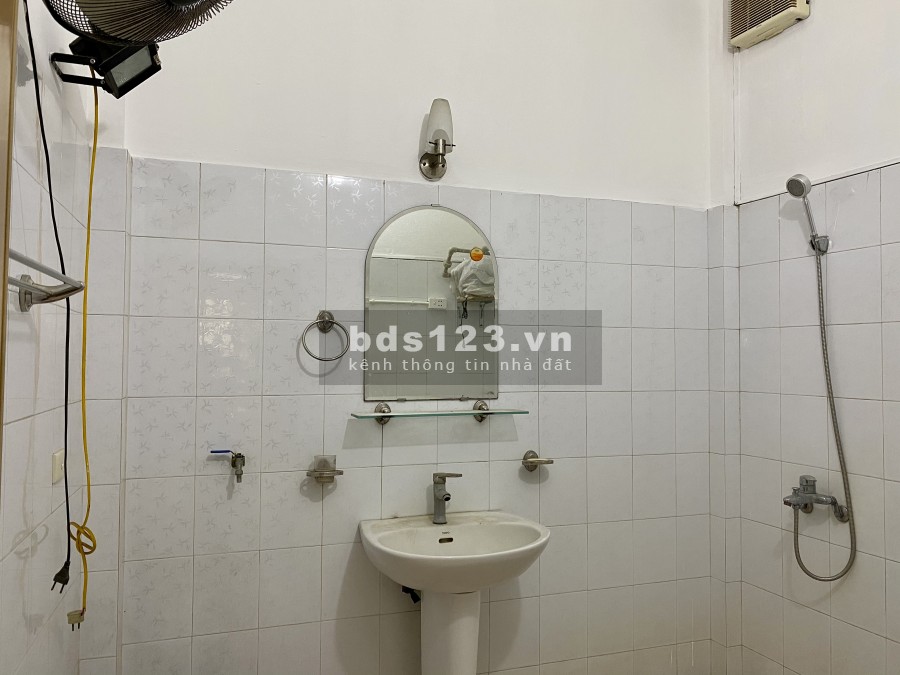 Chính chủ cho thuê nhà riêng, mặt đất, nguyên căn, độc lập.