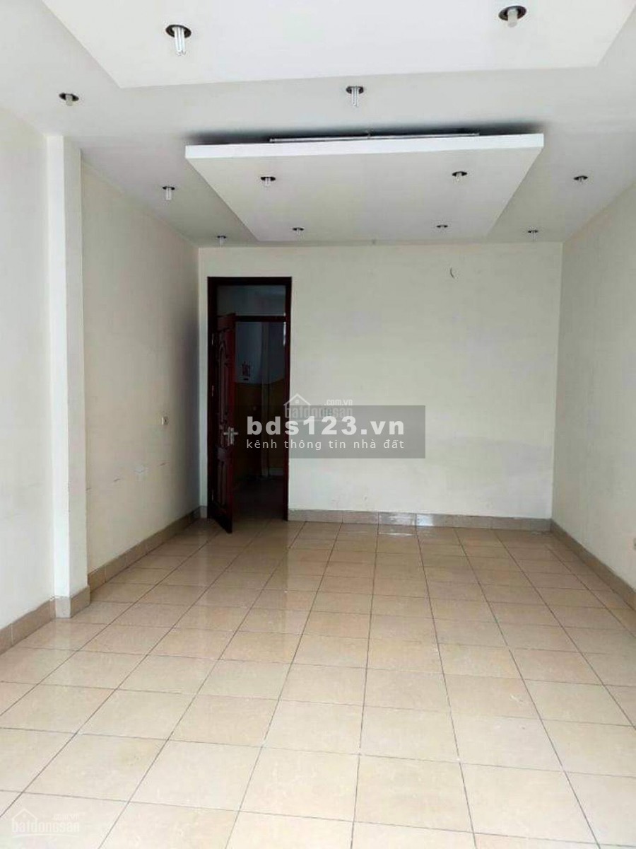 Bán nhà mặt phố kinh doanh vô đối, diện tích 42m2 Hồ Tùng Mậu, Quận Cầu Giấy, giá tốt