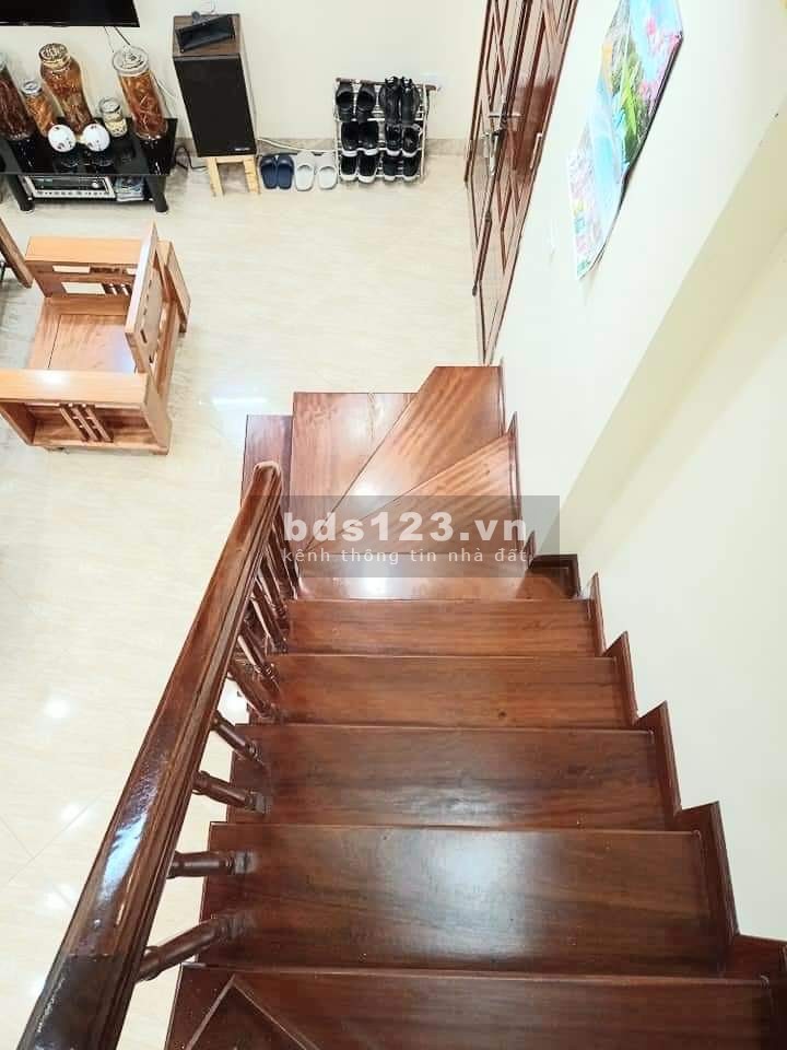 Nhà hai thoáng, ô tô qua, giá tốt tại Đống Đa, ngay trung tâm, nhà đẹp, đúc kiên cố 5 tầng