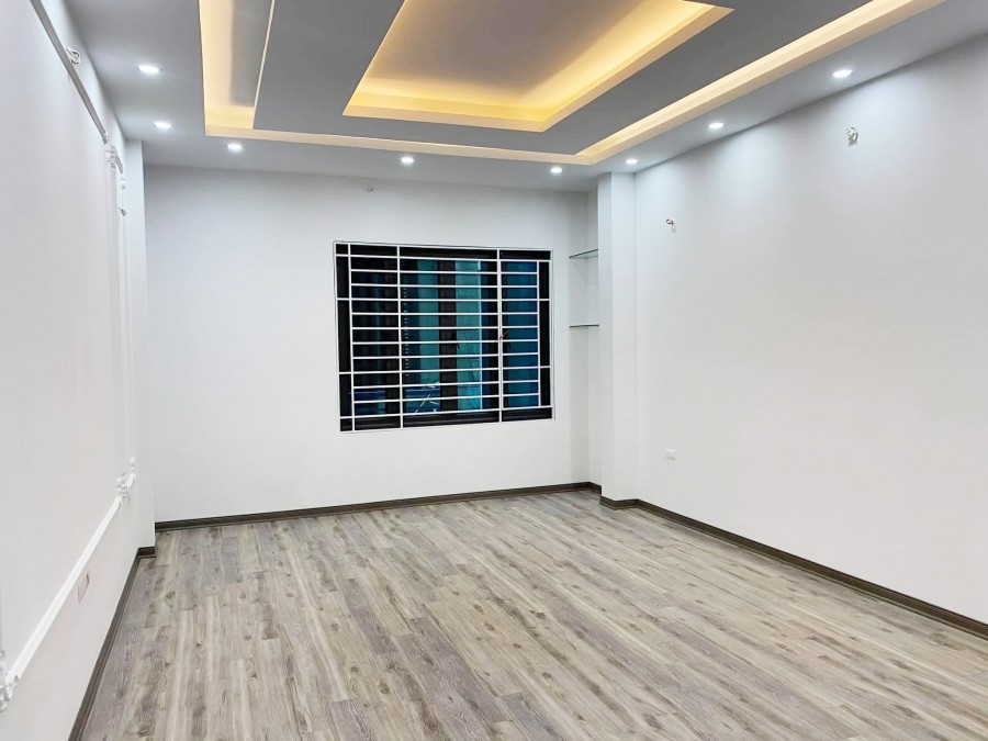 Cực hiếm Lê Trọng Tấn Quận Thanh Xuân, diện tích 35m2, 5 tầng nhà đẹp gần phố giá chỉ với 4 tỷ