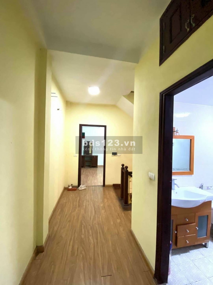 Mặt tiền phố Hạ Đình kinh doanh dòng tiền tốt diện tích sử dụng 39m2 giá bán 4 tỷ mốt