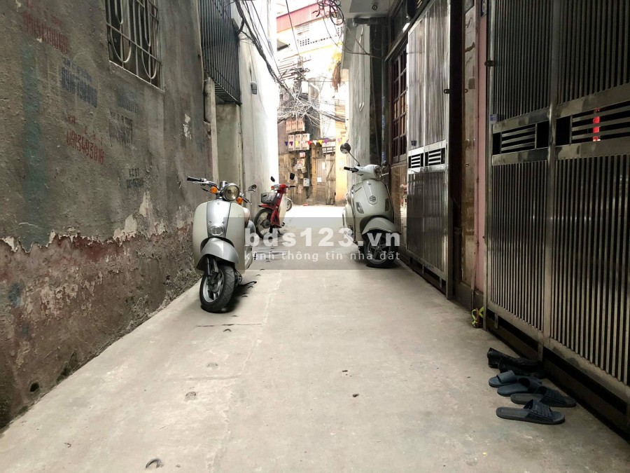 Bán nhà Hoàng Hoa Thám 48m 4 Tầng, Ngõ rộng TT Quận Ba Đình, Giá: 4 tỷ.