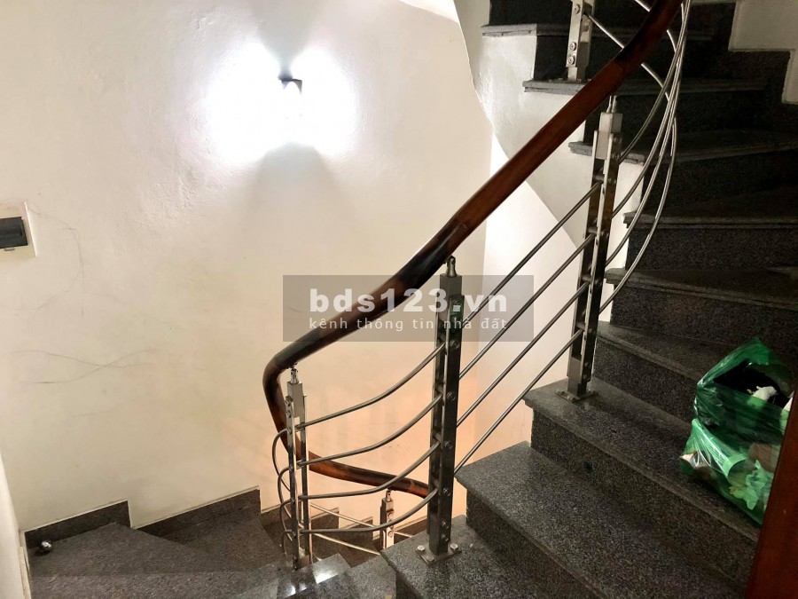 Bán nhà Hoàng Hoa Thám 48m 4 Tầng, Ngõ rộng TT Quận Ba Đình, Giá: 4 tỷ.