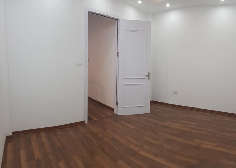 Bán nhà tại Minh Khai, Hai Bà Trưng. Nhà mới đẹp – Về ở luôn, DT 40m2, 5 tầng, giá 4.7 tỷ