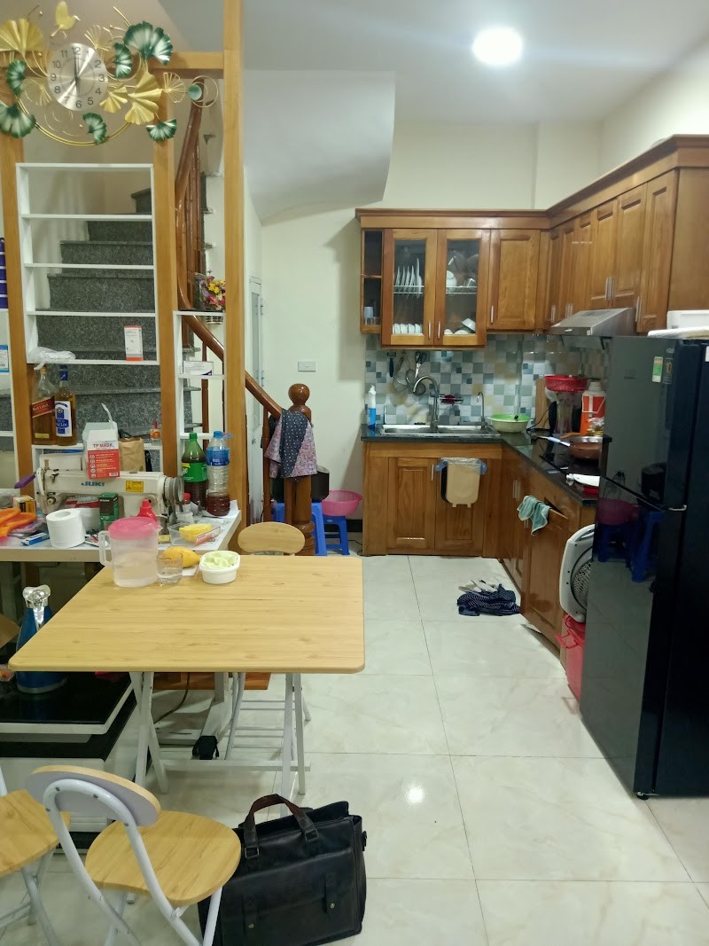 Bán nhà gần chợ Ngọc Thụy, Quận Long Biên nhà đẹp ở ngay, lô góc, ô tô đỗ cửa