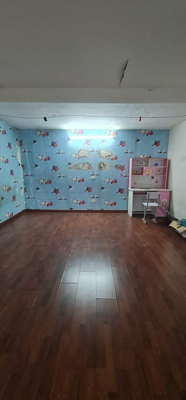 Nhà Nguyễn Văn Cừ, nhỉnh 2 tỷ Quận Long Biên diện tích 42m2, mặt tiền 4,5m, 2 mặt thoáng