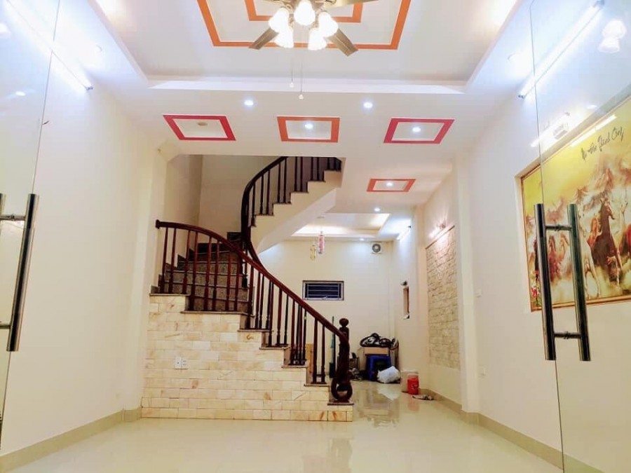 Bán nhà mặt phố Nguyễn Văn Huyên 61Mx4T 13.2 tỷ 0902224679