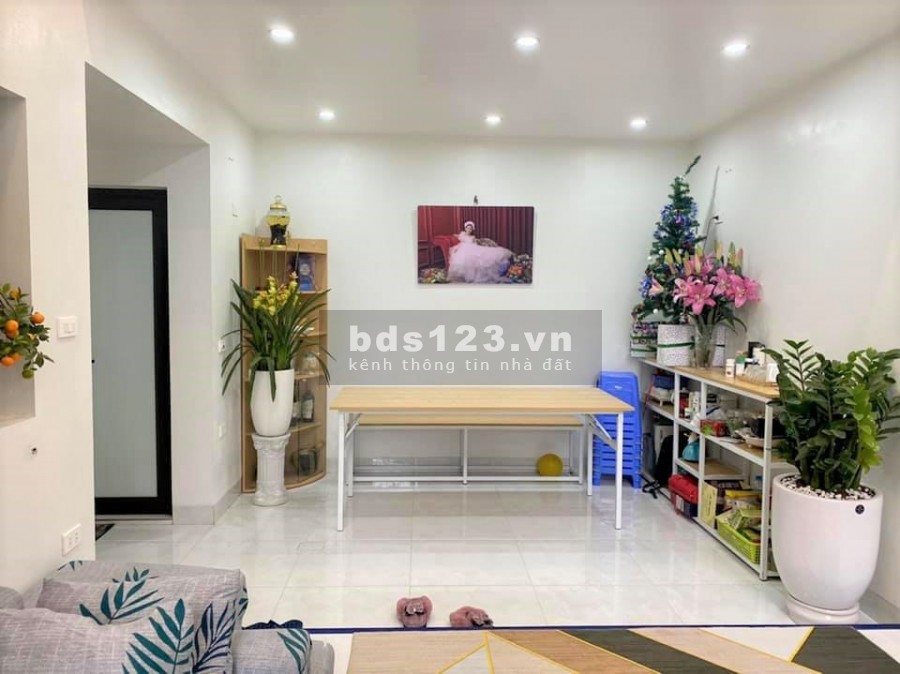 Bán Nhà Bùi Xương Trạch 60m2 5 Phòng Ngủ Rộng ô tô đỗ cổng 5m liên hệ 0334.837.326.