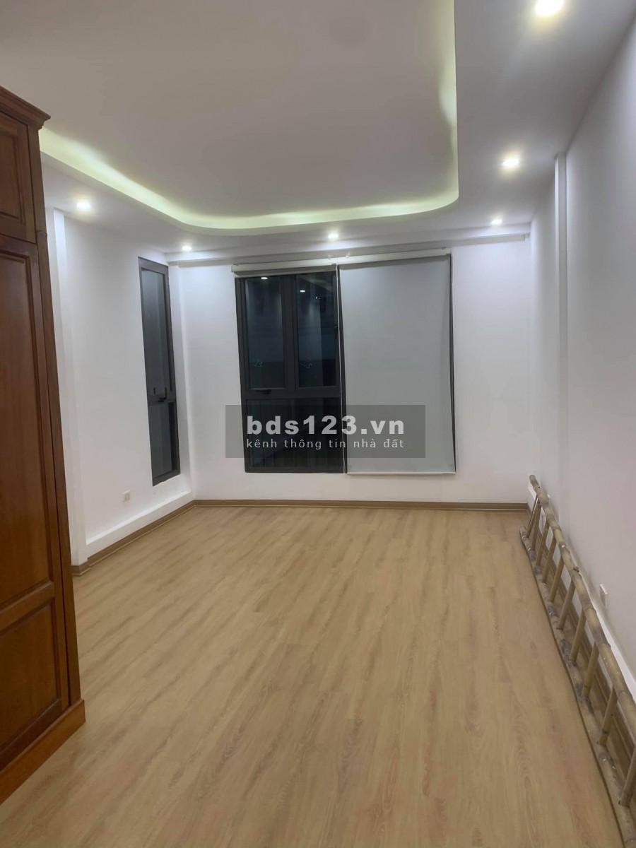 Bán nhà khu VIP Văn Cao nhà đẹp ngõ thông diện tích sư dụng 32m2, giá bán 4 tỷ 3