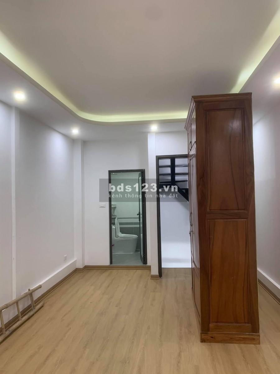 Bán nhà khu VIP Văn Cao nhà đẹp ngõ thông diện tích sư dụng 32m2, giá bán 4 tỷ 3