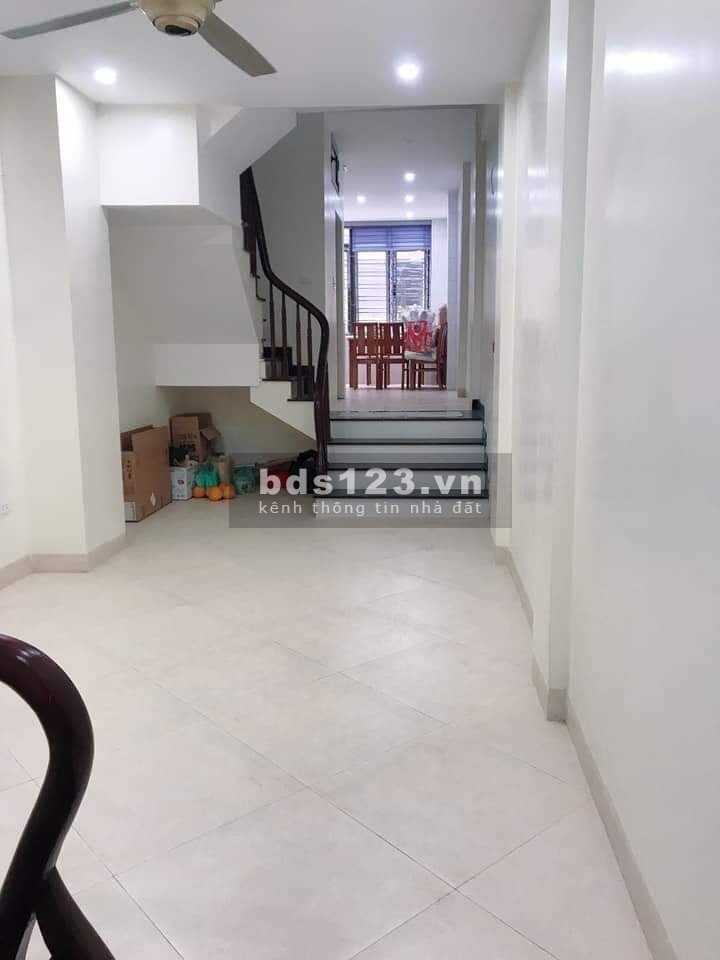 Bán Nhà Khương Trung diện tích sử dụng 48m2 giá 6.5 tỷ- ô tô dừng đỗ kinh doanh