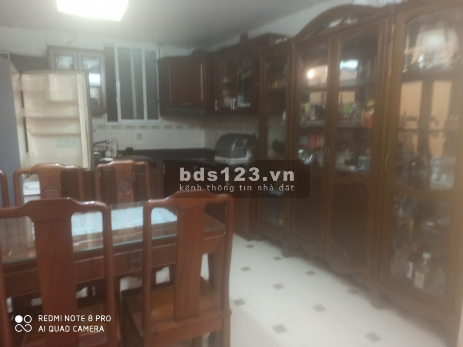 Nhà mặt phố Lý Nam Đế, giá siêu rẻ, chủ sẵn sàng bán, 3 mặt thoáng, 128m chỉ 32,64 tỷ
