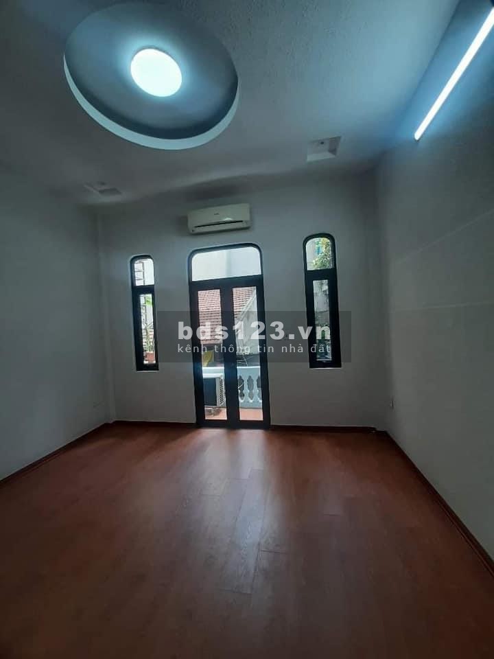 Bán nhà nguyên căn ngõ thông ô tô tránh 15m ra phố kinh doanh nhỏ diện tích 35m2, 3.2 tỷ