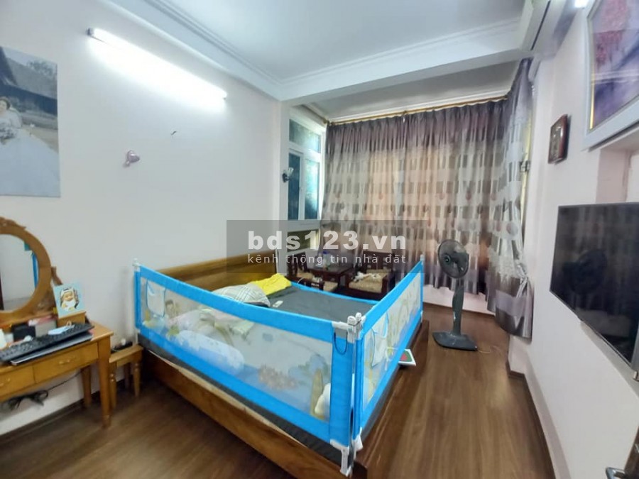 Chính chủ cần bán nhà khu phân lô Quận Thanh Xuân, ô tô vào nhà giá chỉ 4 tỷ, 2 mặt ngõ