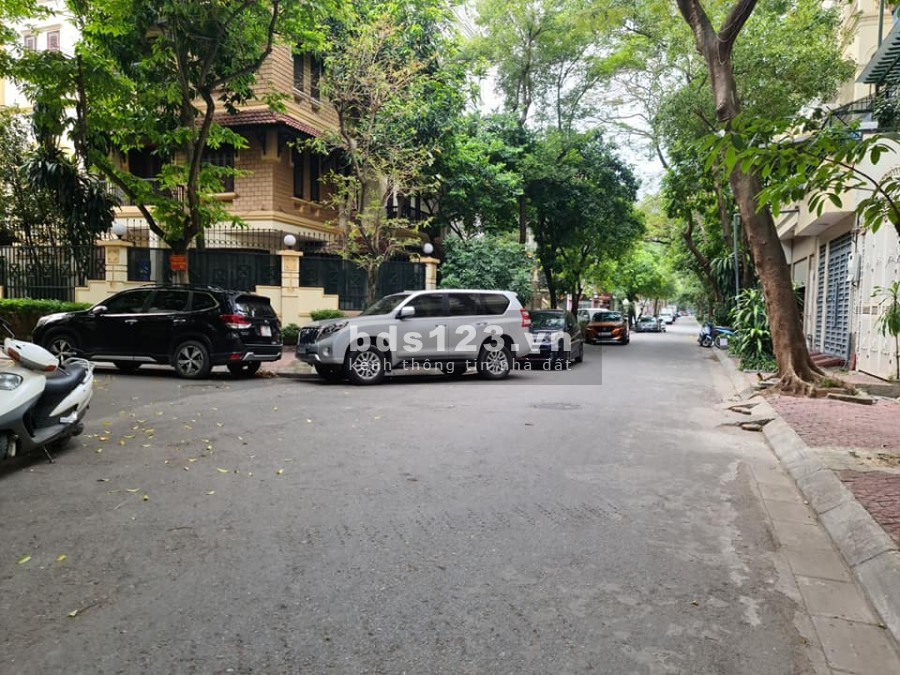 Bán nhà diện tích rộng 39m2 Mễ Trì, nhà đẹp chủ tự xây, gần ô tô, giá đúng 3 tỷ, lh 0932382236