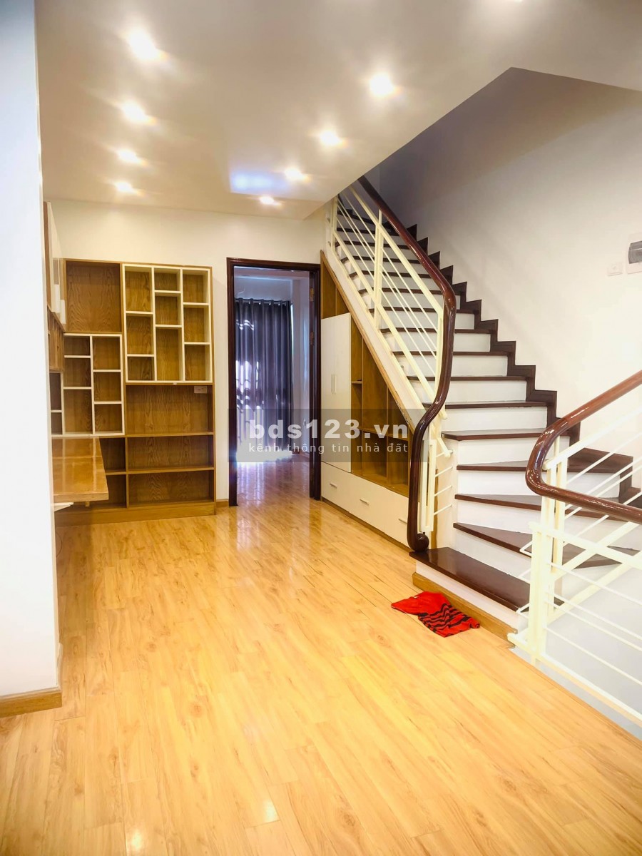 Nhà đẹp ở luôn, phố Trần Phú, Văn Quán, dtsd 39m2, 4 tầng ô tô gần giá 4 tỷ 15 lh 0902083139