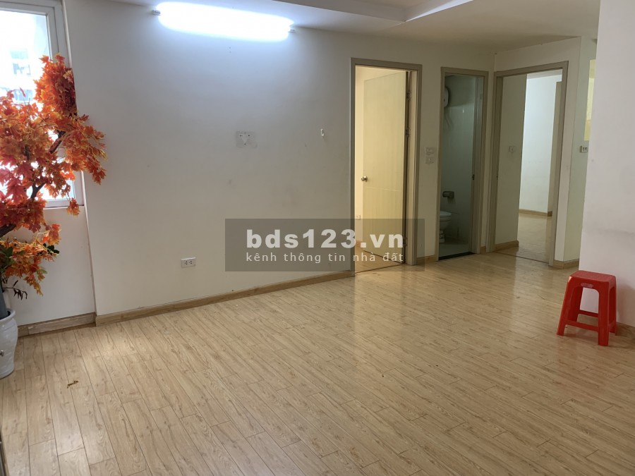 Cho thuê chung cư 60b Nguyễn Huy Tưởng, căn 2 ngủ, đồ cơ bản, có cho làm vp, 8 triệu/th. LH 0377983070
