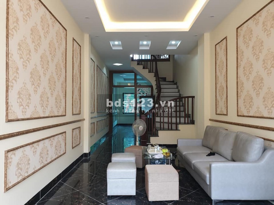 Bán nhà Quốc Tử Giám 48m2 5T 4.1 tỷ. Hàng xóm mặt phố. Tặng nguyên nội thất
