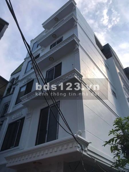 Bán nhà -TẶNG đất, đường Phú Diễn, Bắc Từ Liêm. MT 4.75m, 5 tầng, Giá 3 tỷ nhỉnh