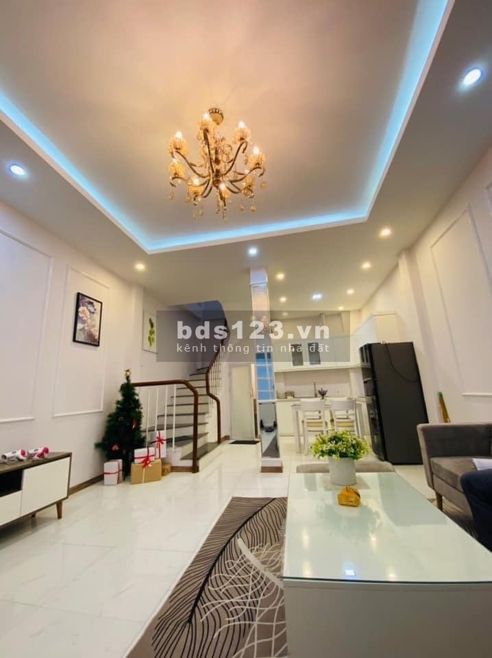 Bán nhà nguyên căn khu phân lô nhỏ tiền dễ chốt, đúc bê tông 5 tầng thoáng, giá bán 3.2 tỷ