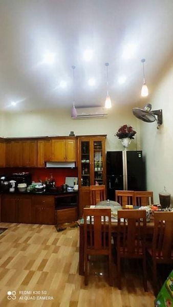 Bán nhà Vũ Xuân Thiều Long Biên 2 mặt thoáng, ô tô đỗ cửa, dt 55m2, giá 6.35 tỷ, lh 0911920586