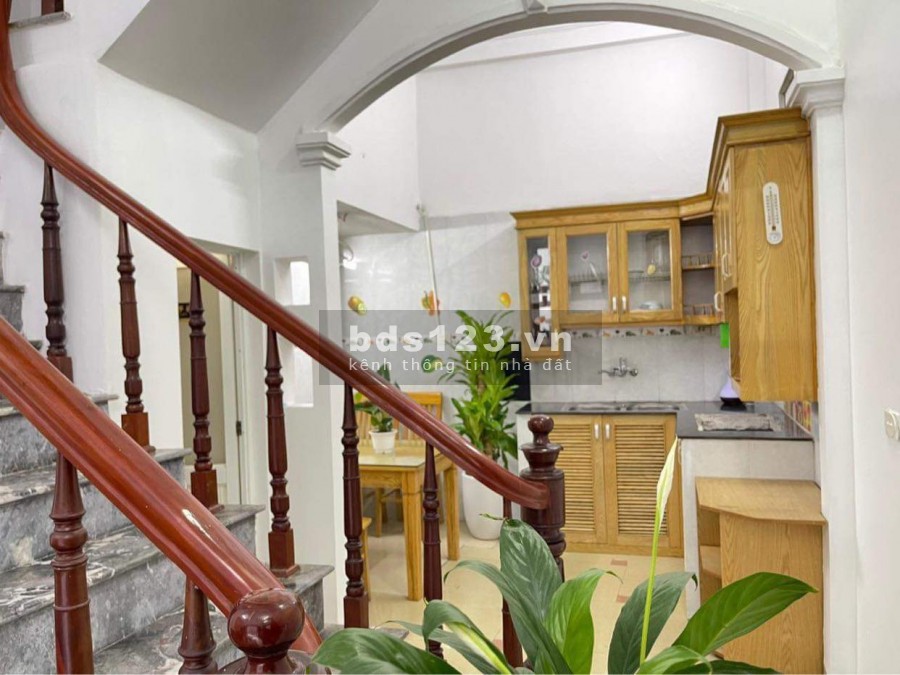 Nhà đẹp 32m2 - Giá rẻ chỉ 2,75 tỷ, ngõ 179 Triều Khúc, xây 3 Tầng LH 0392969999