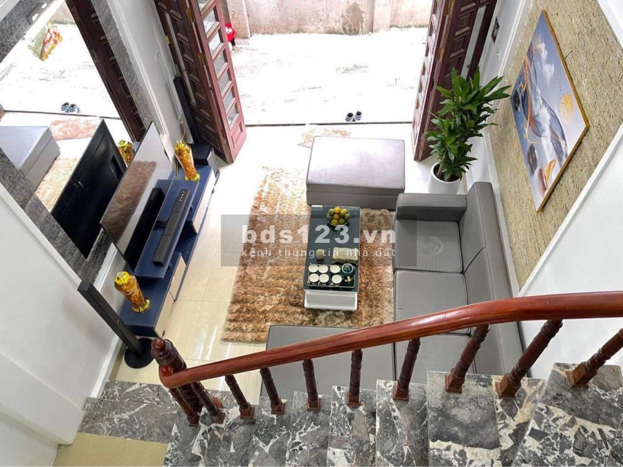 Nhà đẹp 32m2 - Giá rẻ chỉ 2,75 tỷ, ngõ 179 Triều Khúc, xây 3 Tầng LH 0392969999