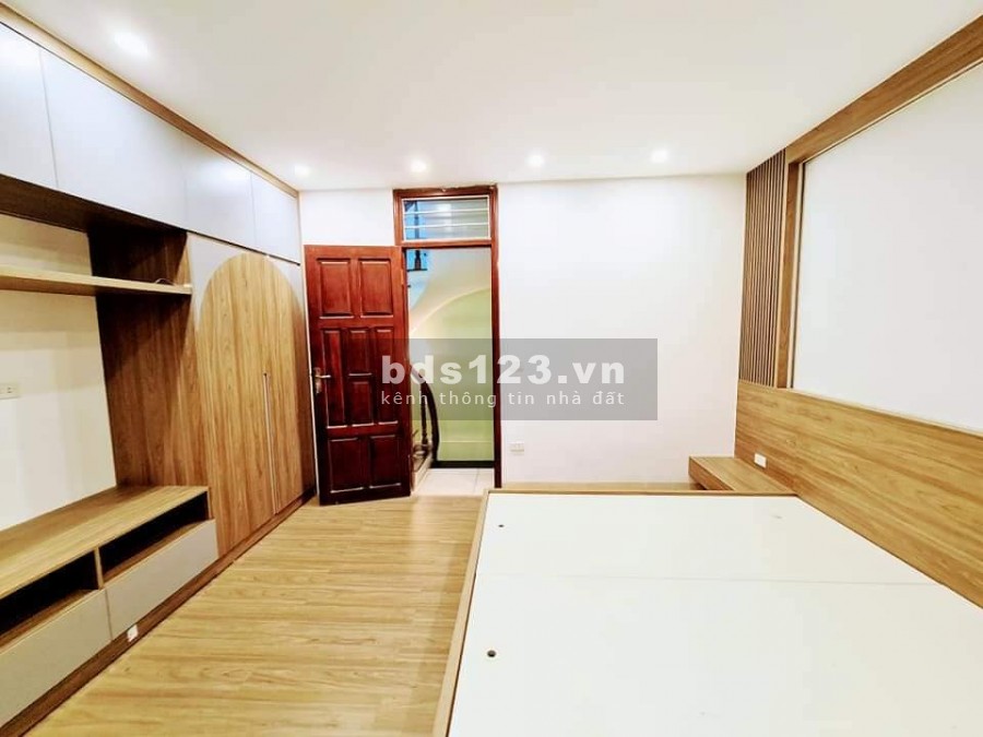 Nhà Đẹp Đường To Hoàng Mai diện tích 30m2 5 tầng giá rẻ kinh doanh đầy đủ nội thất