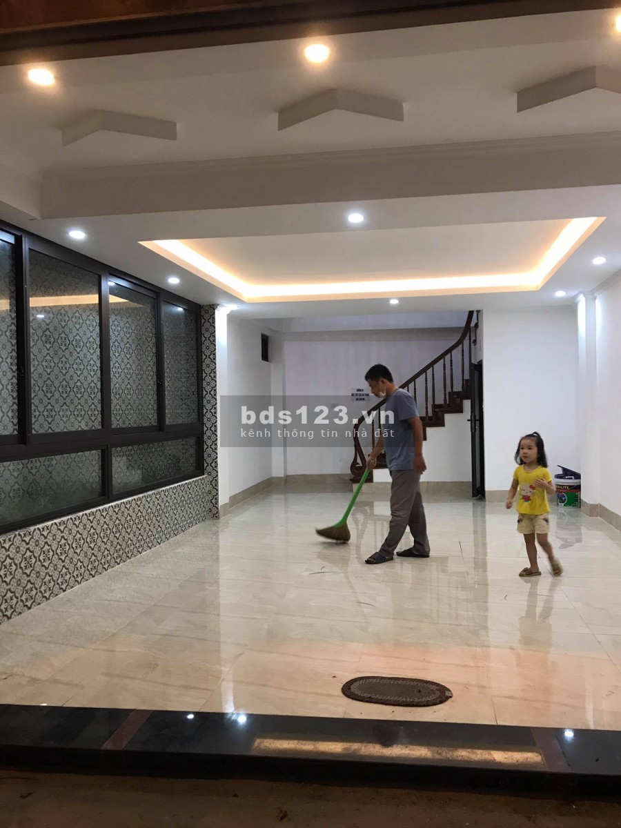Bán nhà Dương Khê dt 41m2 6 tầng giá bán 6.5 tỷ, ô tô vào nhà ngõ thông tứ tung, sổ sẵn