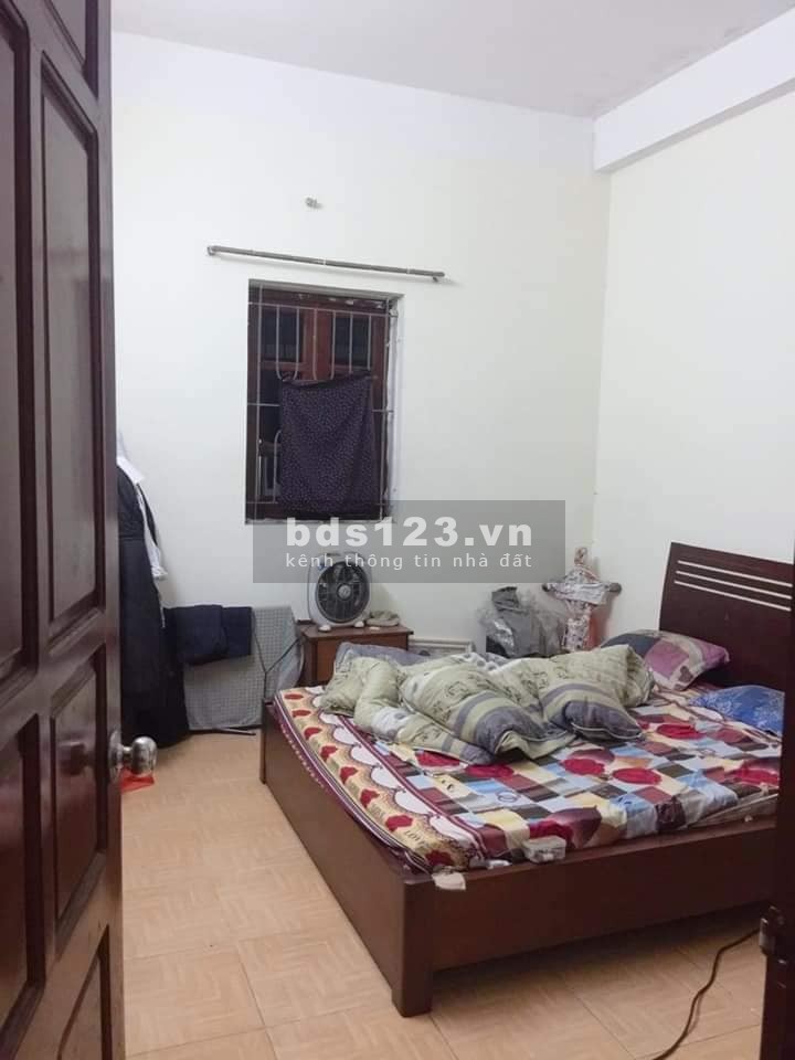 Bán nhà Bát Khối, ngõ trải nhựa ô tô vào nhà, 74m2, chỉ hơn 5 tỷ xíu