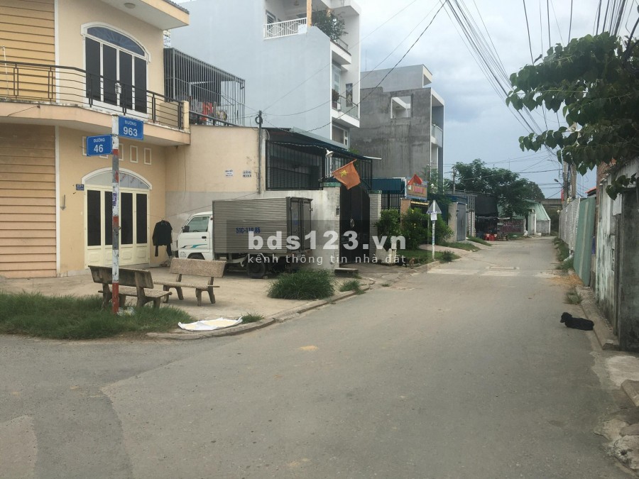 Bán gấp lô (4.5x21) mặt tiền đường 963 phường Phú Hữu, Quận 9, giá bán 4.9tỷ, LH 0918090039